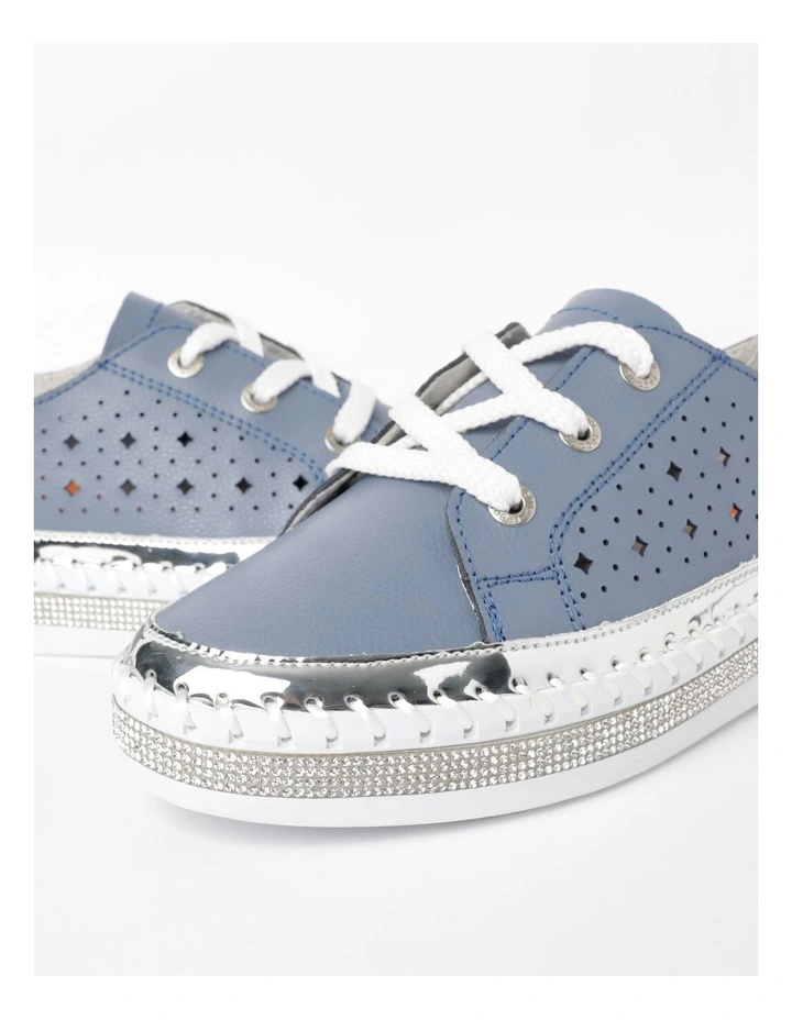 Clara Sneaker in Blue