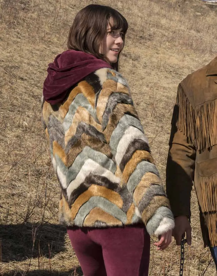 Fargo S04 Nikki Swango Fur Coat | Mary Elizabeth Winstead Fur Coat