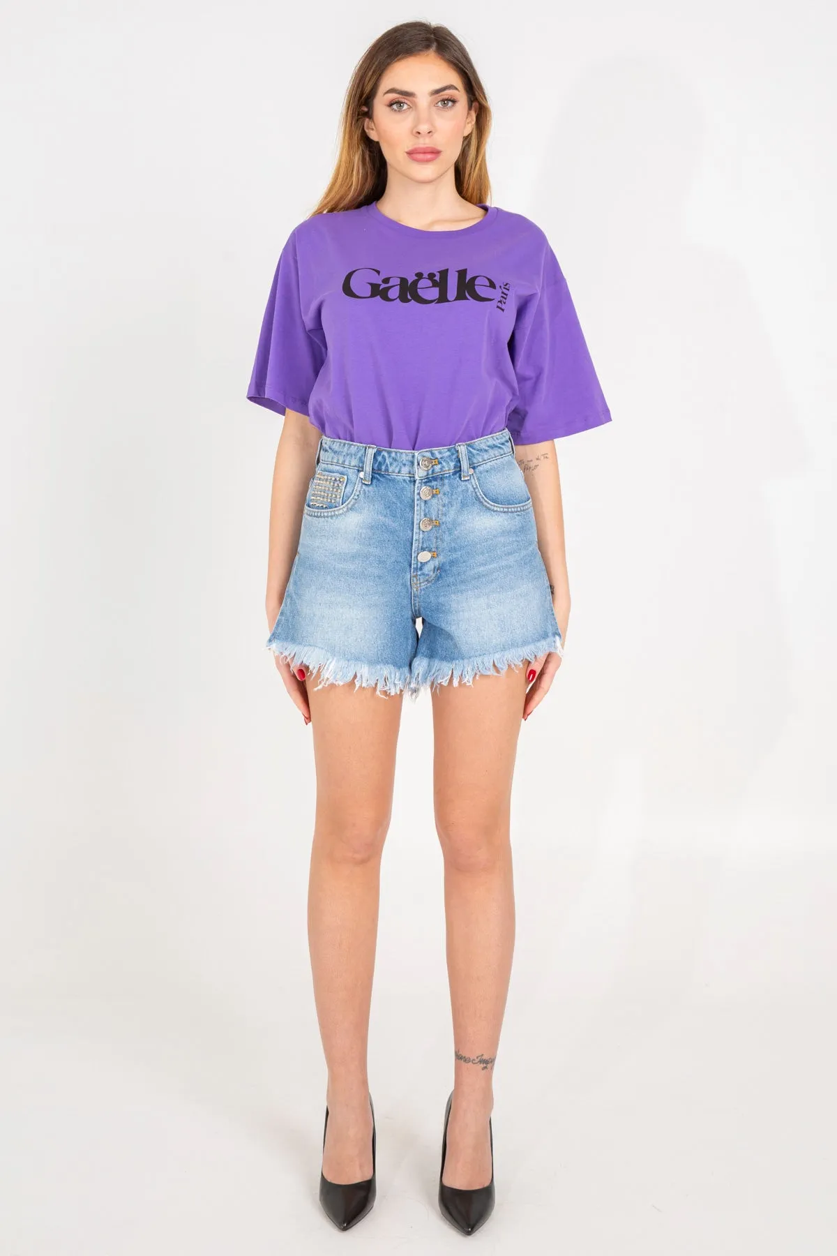 Shorts con spacchi laterali