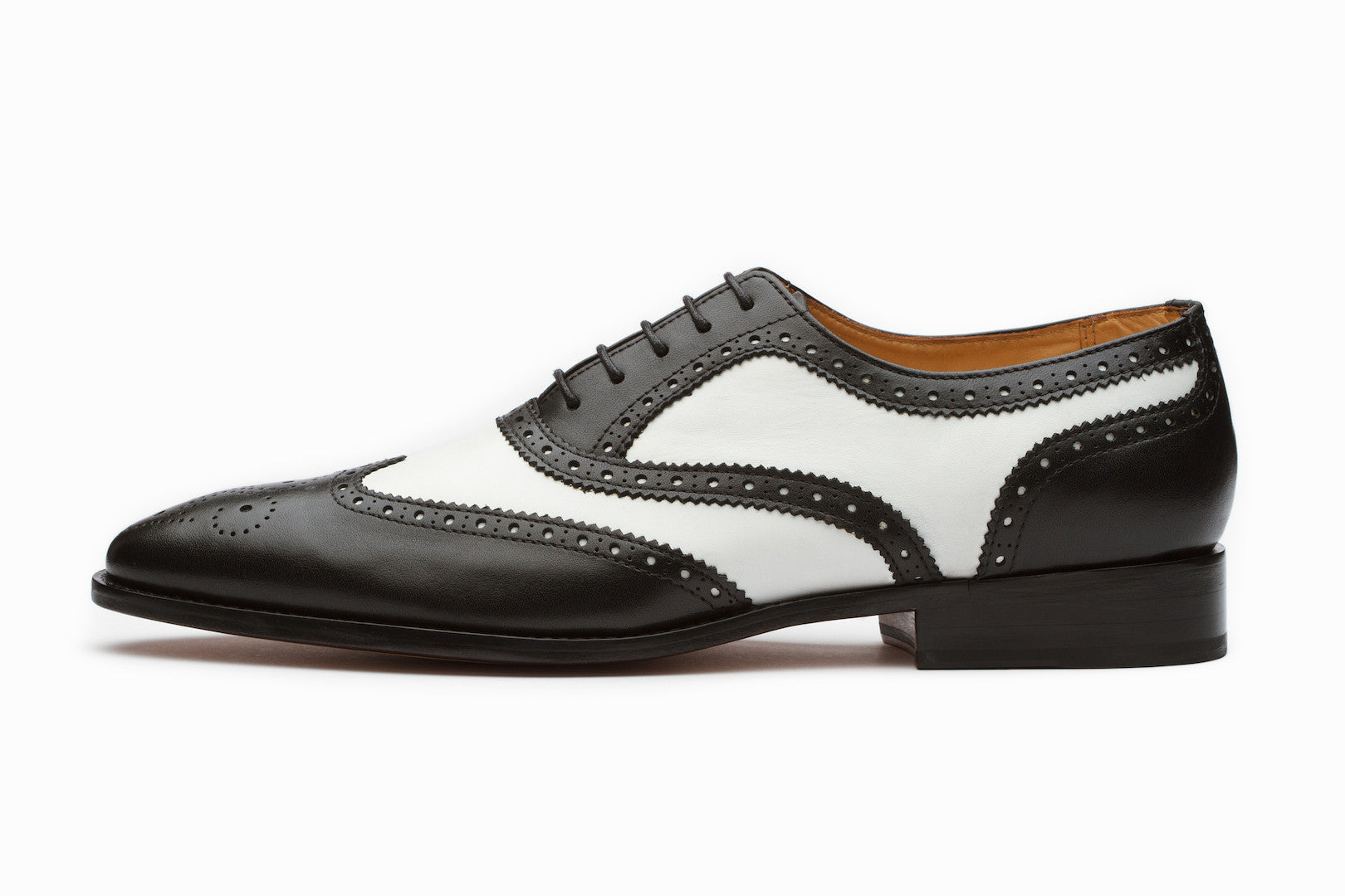 Spectator Wingtip Oxford - Black/White